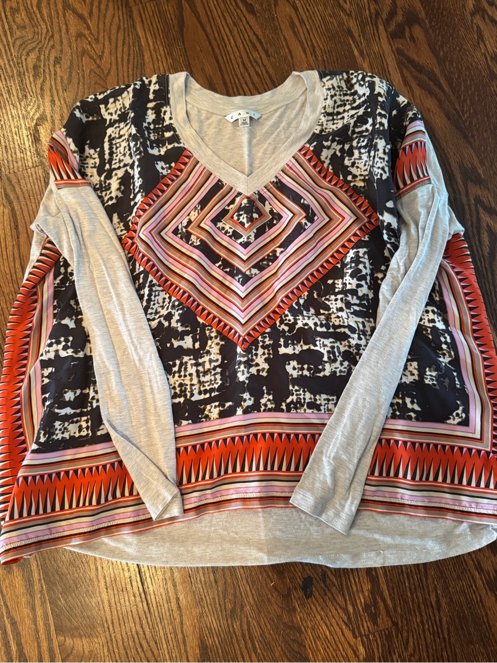 Cabi Medium Womens Long-Sleeve V-Neck Top in Gray with Orange & Pink Print